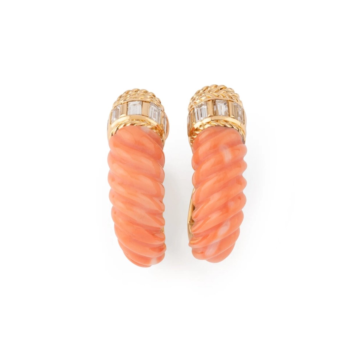 Boucles d'oreilles BOUCHERON or jaune, en corail et diamants - Castafiore