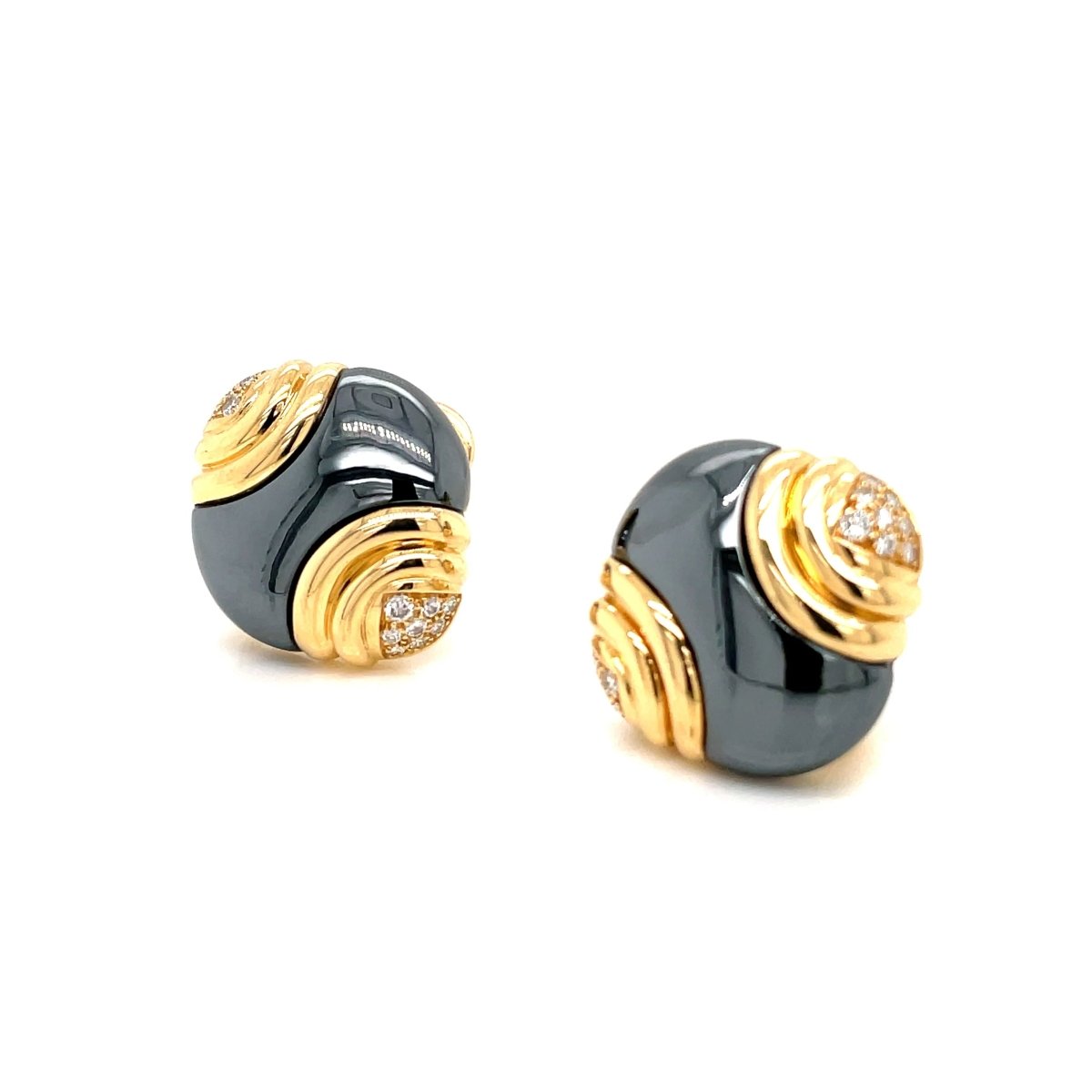 Boucles d'oreilles Bulgari en or jaune 18 carats avec diamants et hématite - Castafiore