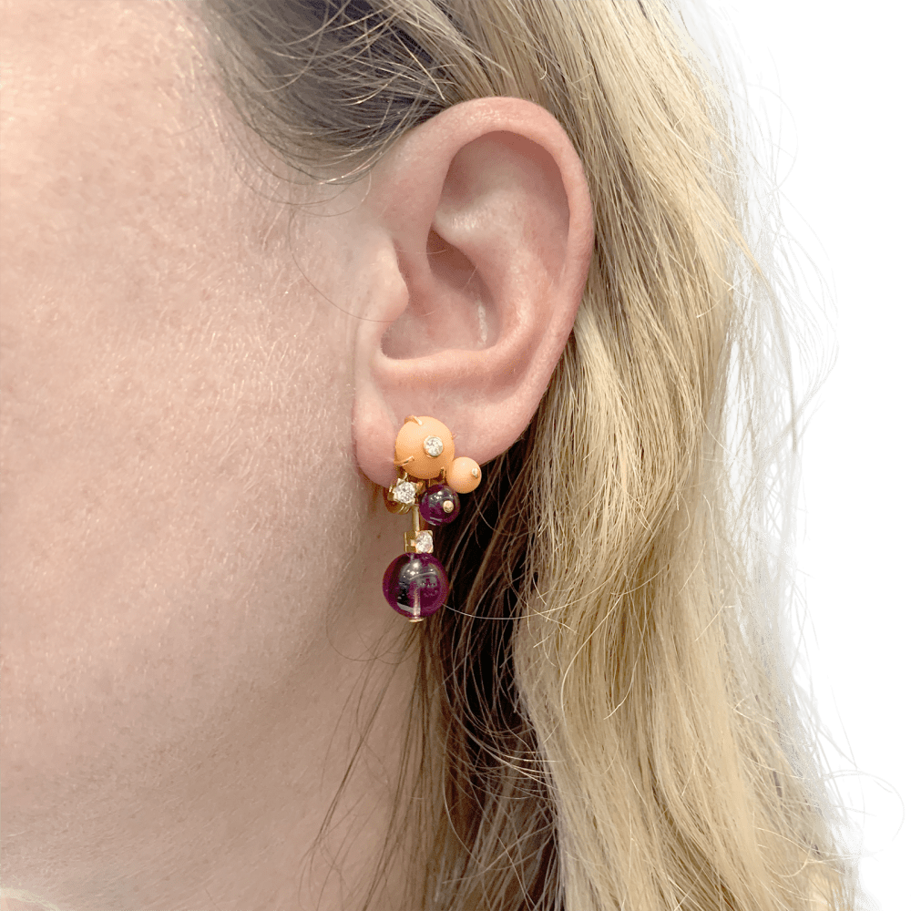 Boucles d'oreilles CARTIER Délices de Goa en or rose améthystes, diamants et corail - Castafiore