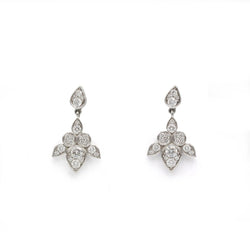Boucles d'oreilles CARTIER "Lotus" en or blanc et diamants - Castafiore