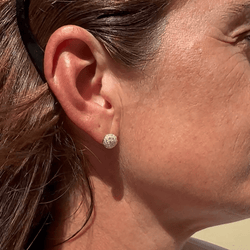 Boucles d'oreilles CARTIER "MIMI" en or jaune et diamants - Castafiore