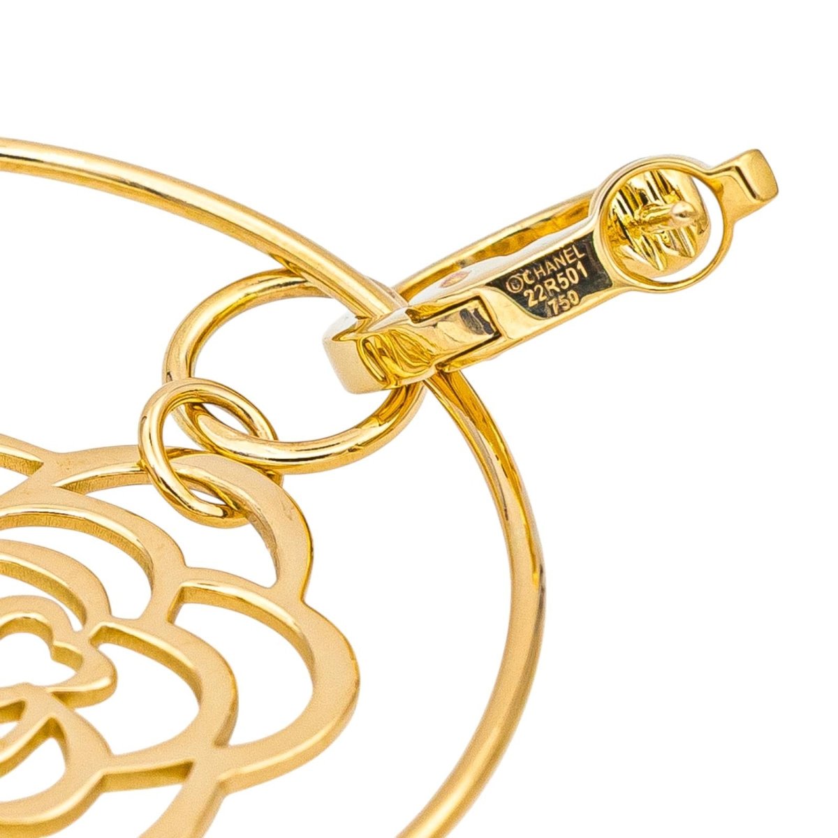 Boucles d'oreilles CHANEL "Camélia" en or jaune - Castafiore