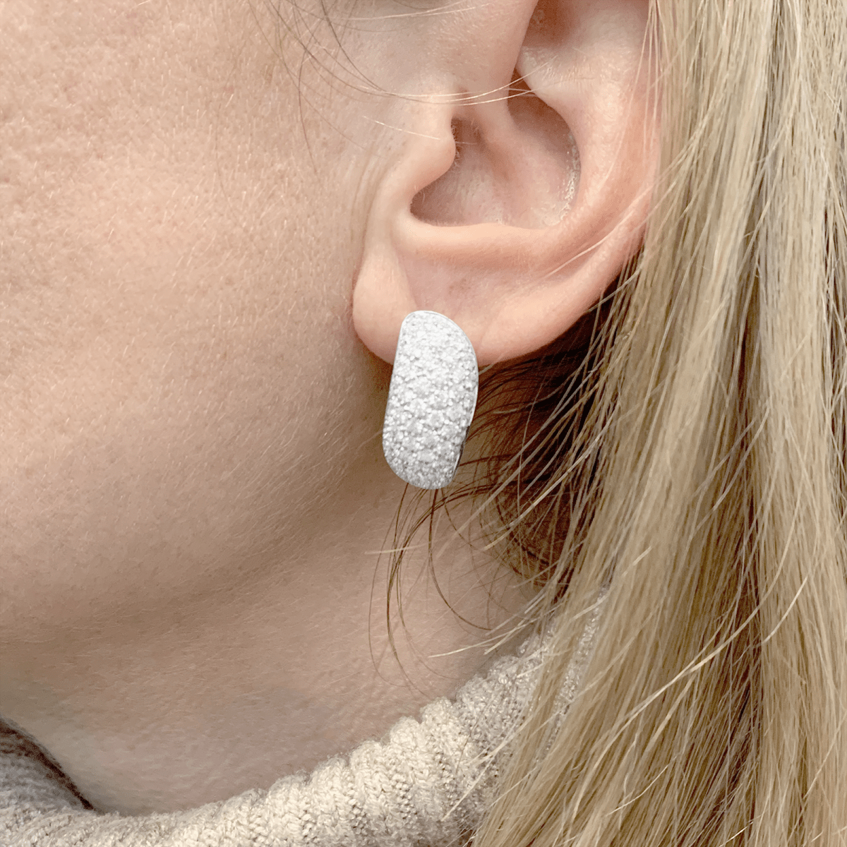 Boucles d'oreilles CHAUMET "Hommage à Venise" en or blanc et diamants - Castafiore