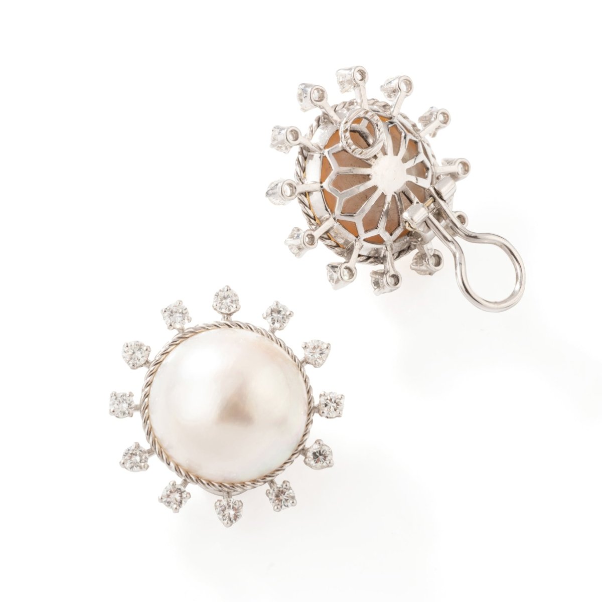 Boucles d'oreilles Clip en or blanc, perles Mabé et diamants - Castafiore