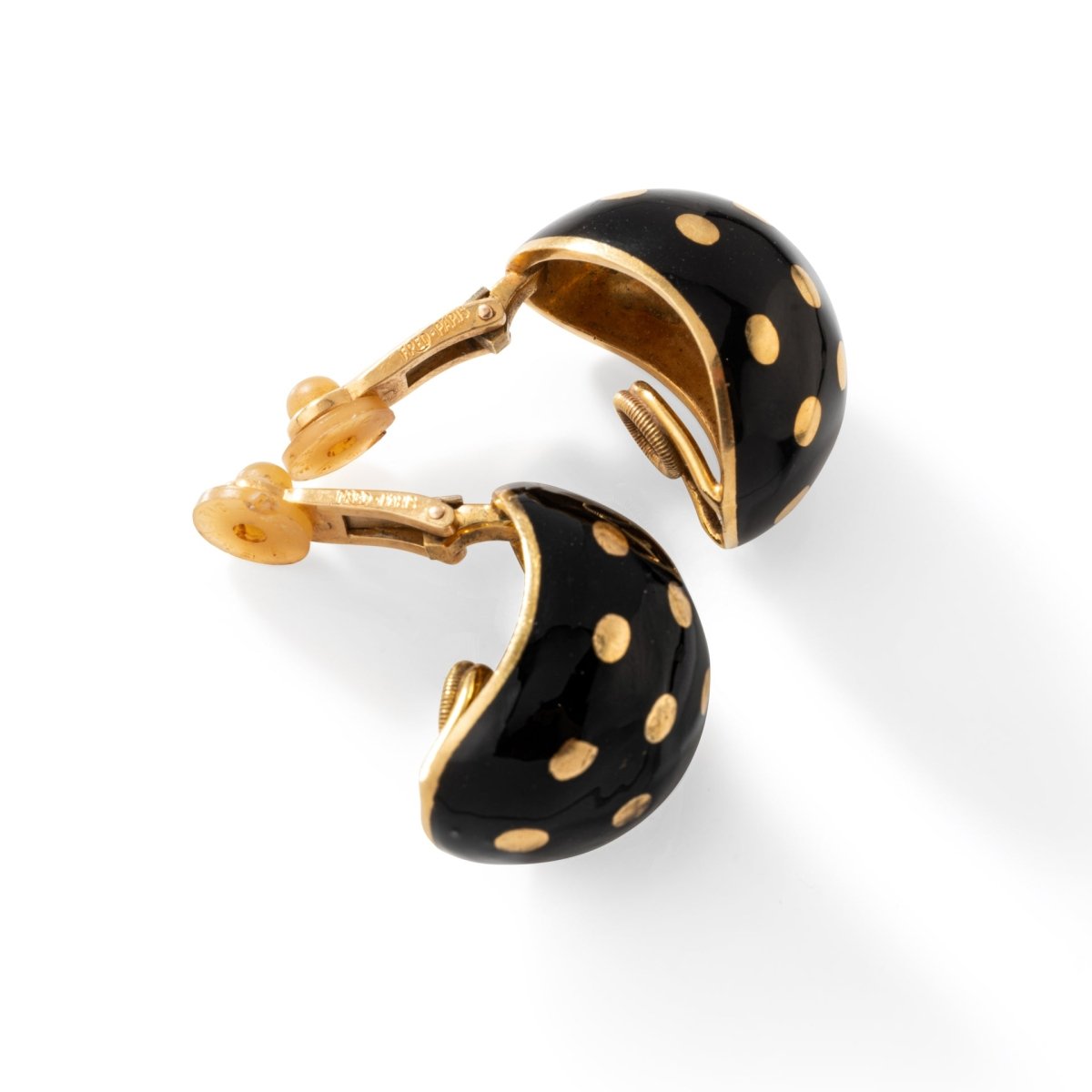 Boucles d'oreilles Clip FRED en or jaune et émail noir - Castafiore