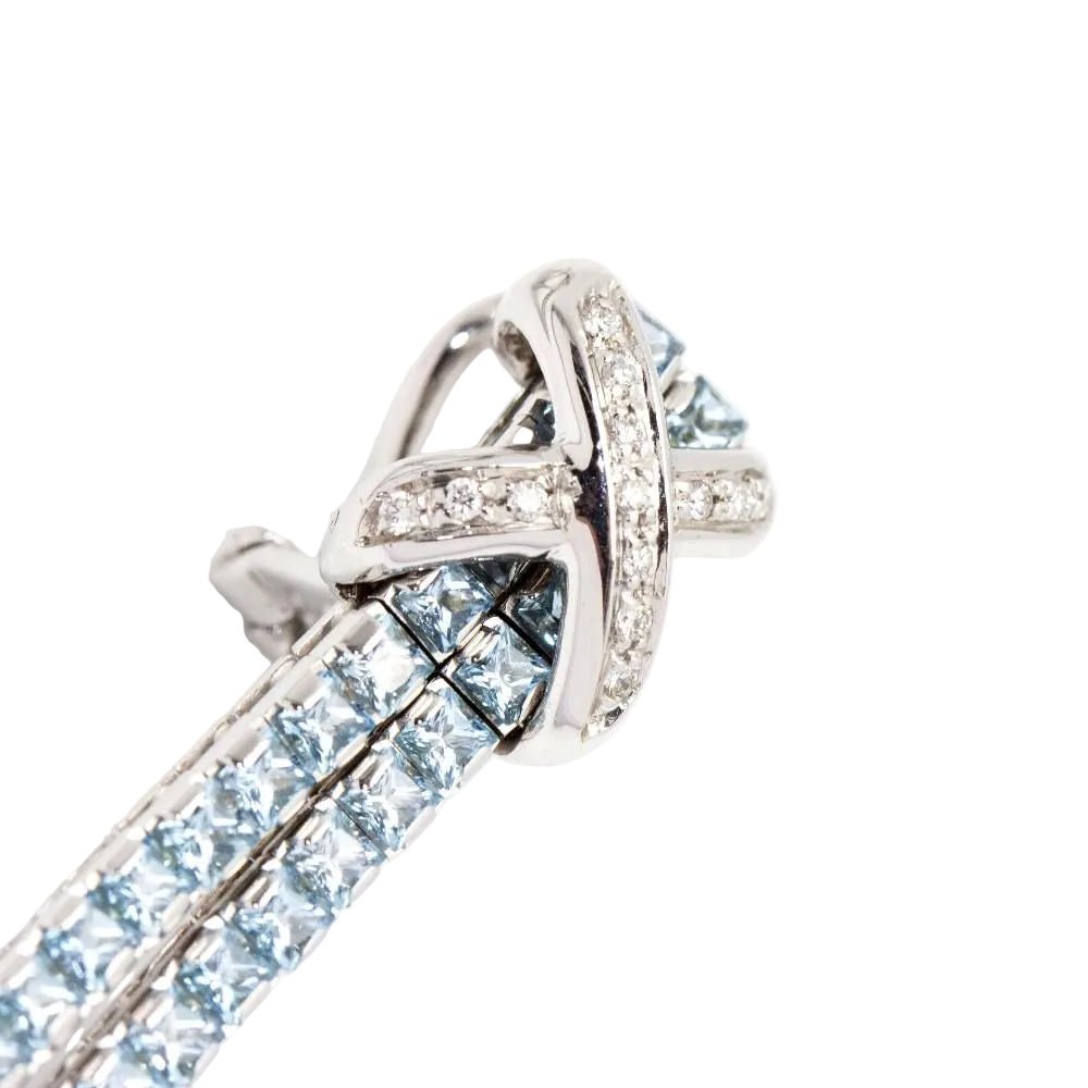 Boucles d'oreilles Clips CENTOVENTUNO en or blanc, topazes et diamants - Castafiore