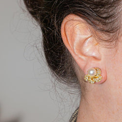 Boucles d'oreilles Clips en or jaune, perles et diamants - Castafiore