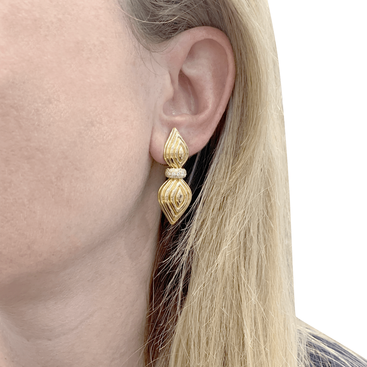 Boucles d'oreilles Clips O.J. PERRIN en or jaune et diamants - Castafiore