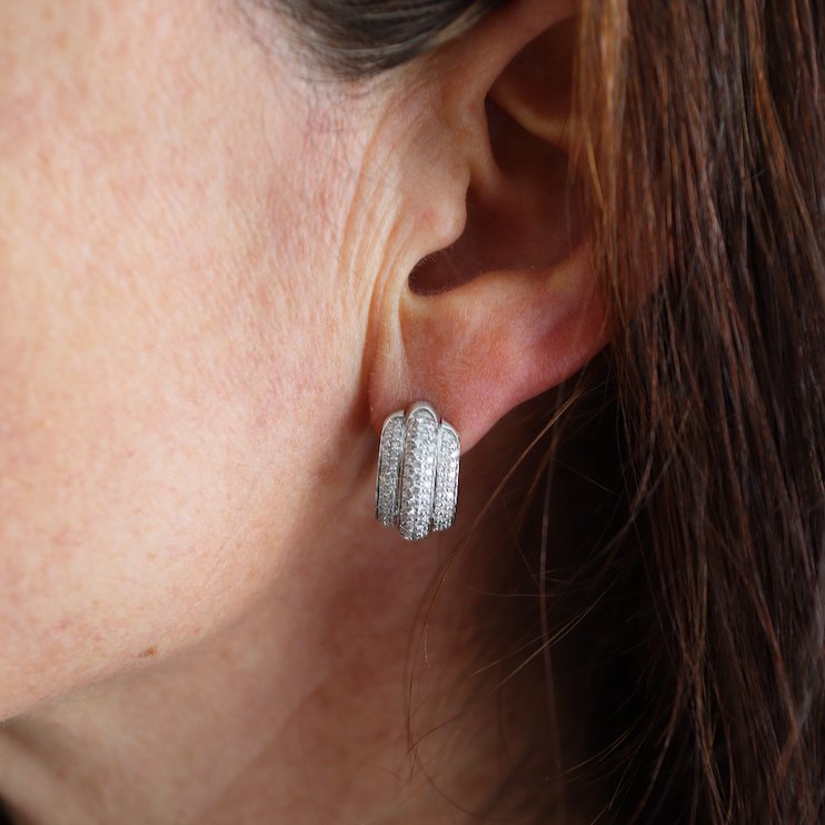 Boucles d'oreilles Clips PIAGET en or blanc et diamant - Castafiore