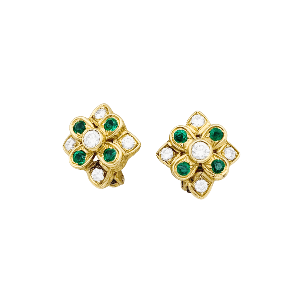 Boucles d'oreilles Clous CHAUMET en or jaune, émeraudes et diamants - Castafiore