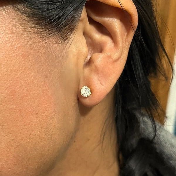 Boucles d'oreilles Clous diamants en or jaune - Castafiore