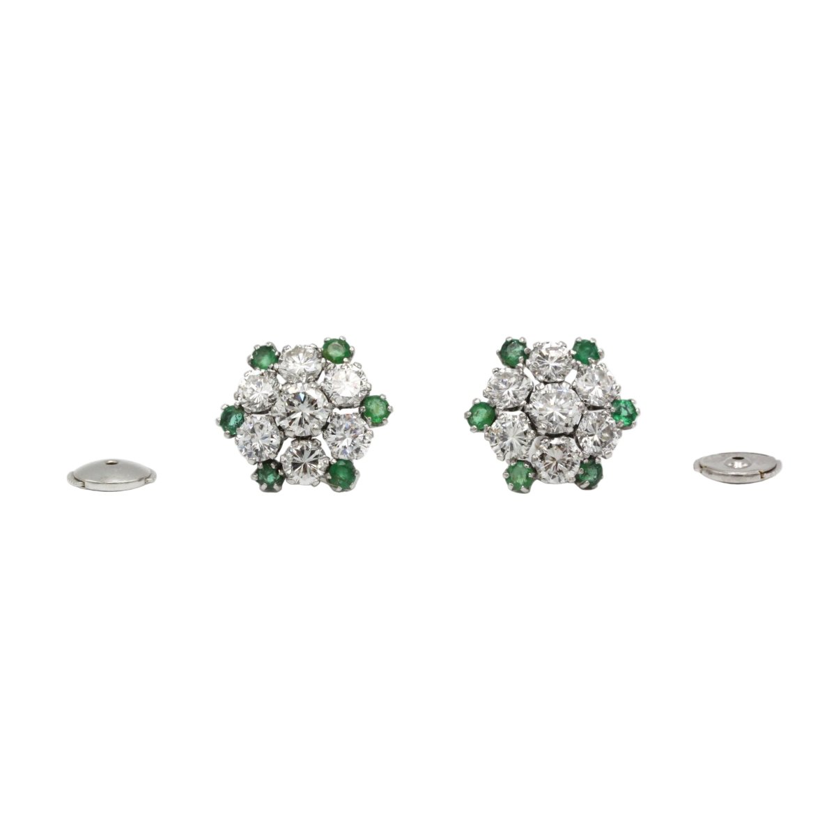 Boucles d'oreilles Clous en or blanc, émeraudes et diamants - Castafiore