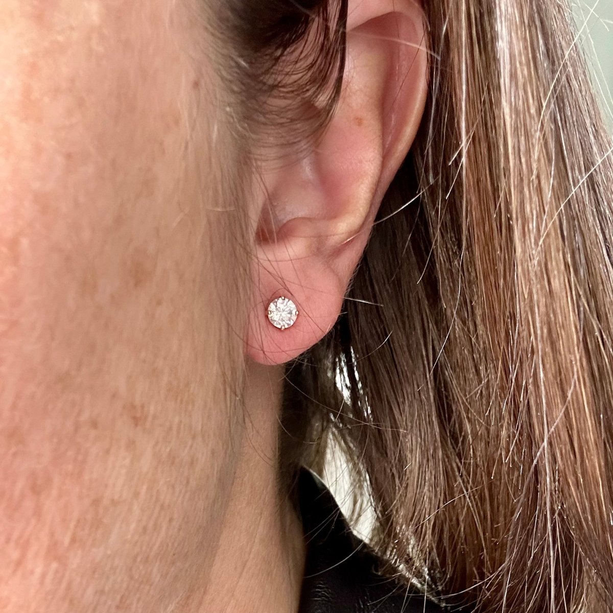 Boucles d'oreilles Clous en or jaune et diamants - Castafiore