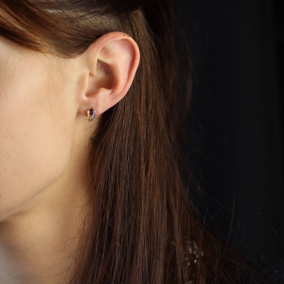 Boucles d'oreilles Clous en or jaune, or blanc, rubis et diamants - Castafiore