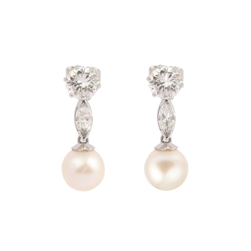 Boucles d'oreilles Clous Pendantes en or blanc, platine, perles, et diamants - Castafiore