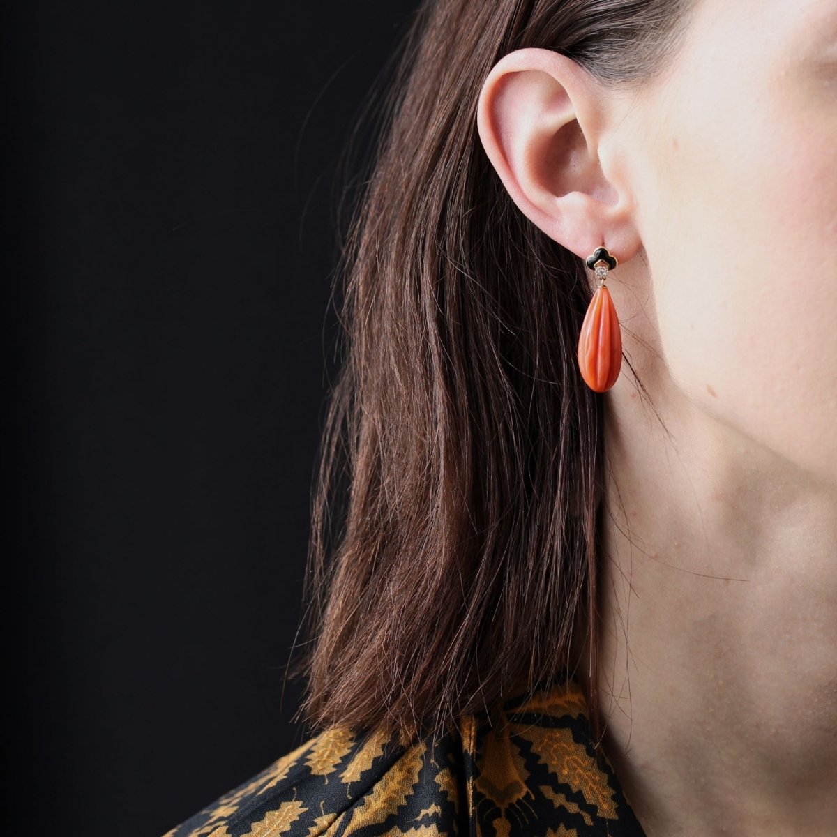 Boucles d'oreilles corail onyx et diamants en or jaune - Castafiore