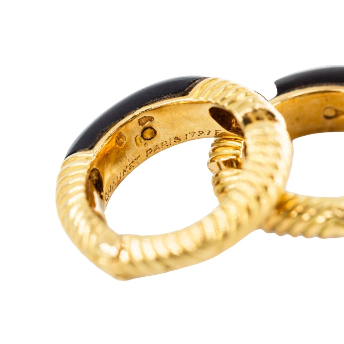 Boucles d'oreilles Créoles CHAUMET en or jaune et oeil de tigre - Castafiore