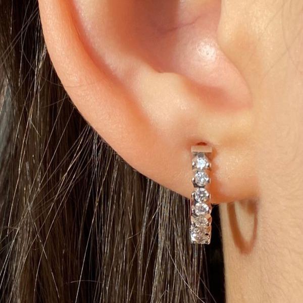 Boucles d’oreilles créoles en or blanc 18k et diamants - Castafiore