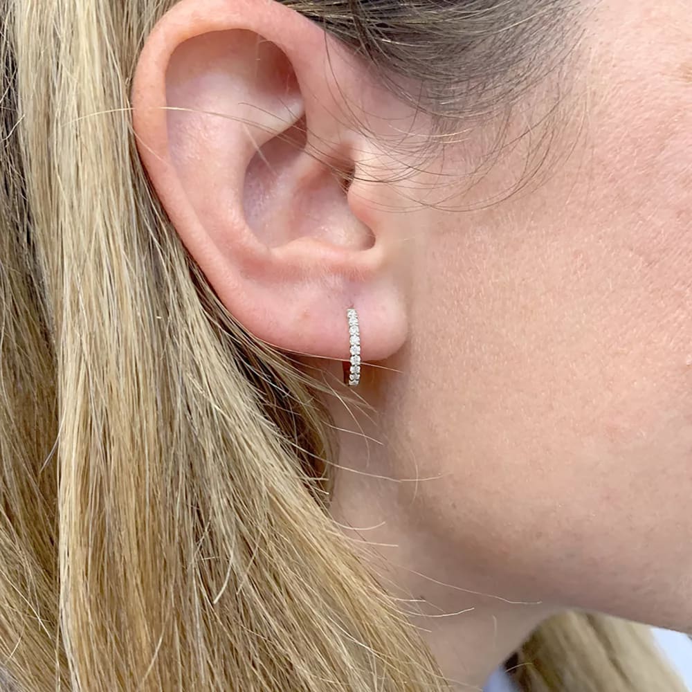 Pair of small creoles in white gold, diamonds.
