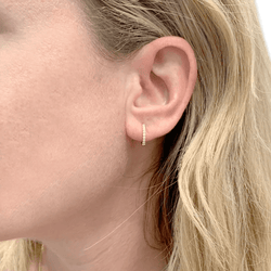Pair of small creoles in yellow gold, diamonds.