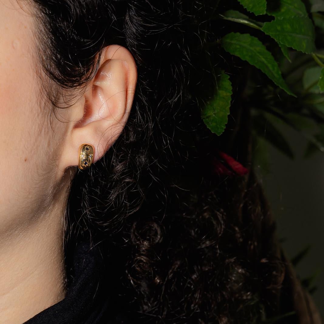 Boucles d'oreilles Créoles en or jaune, saphirs et diamants - Castafiore