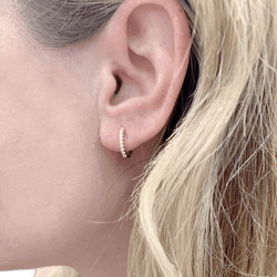 Pair of small creoles in rose gold, diamonds.