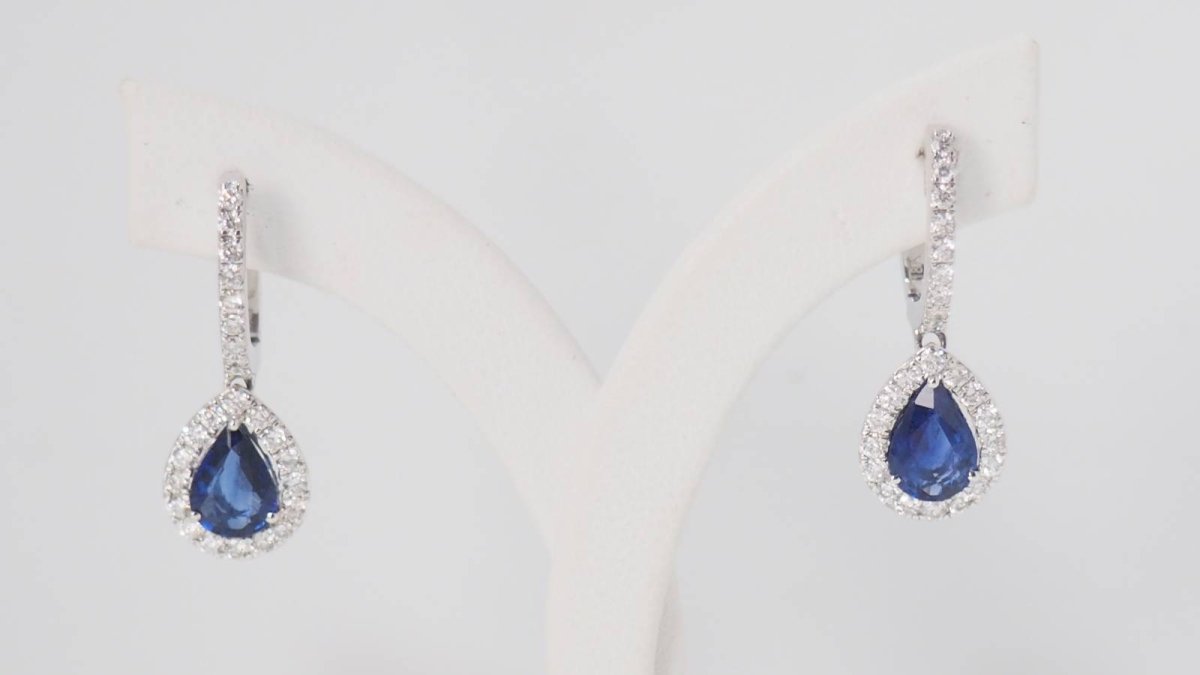 Boucles d'oreilles de luxe en or blanc, saphirs de Ceylan et diamants - Castafiore