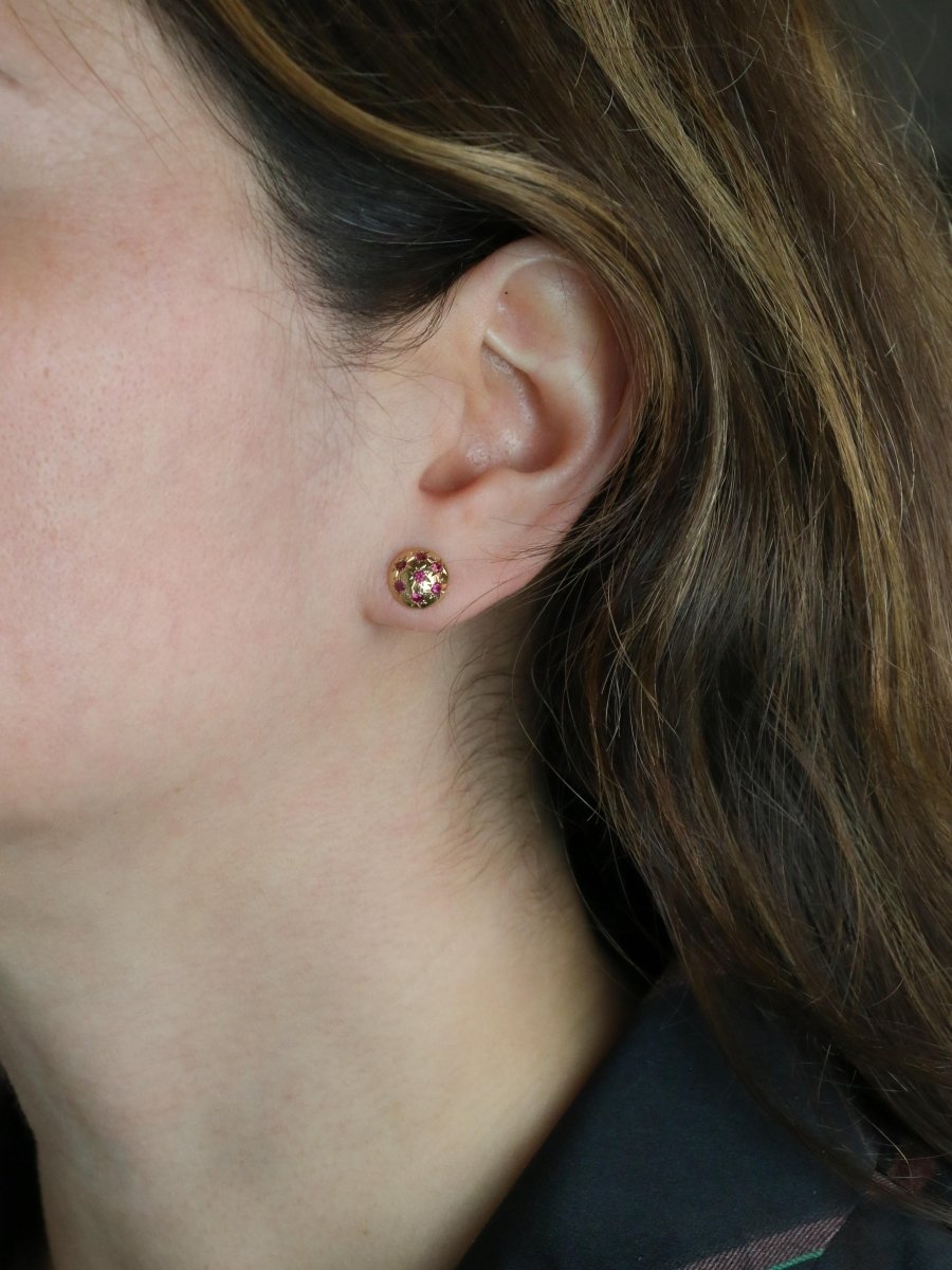 Boucles d'oreilles demi - boules or jaune rubis serti étoile - Castafiore
