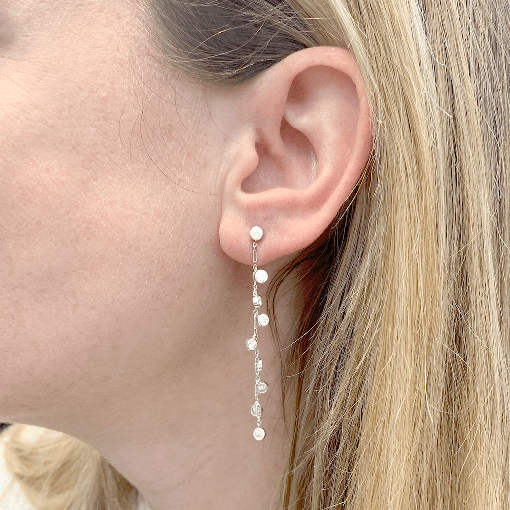 Boucles d'oreilles DIOR "Baby diamants" en or blanc et diamants - Castafiore