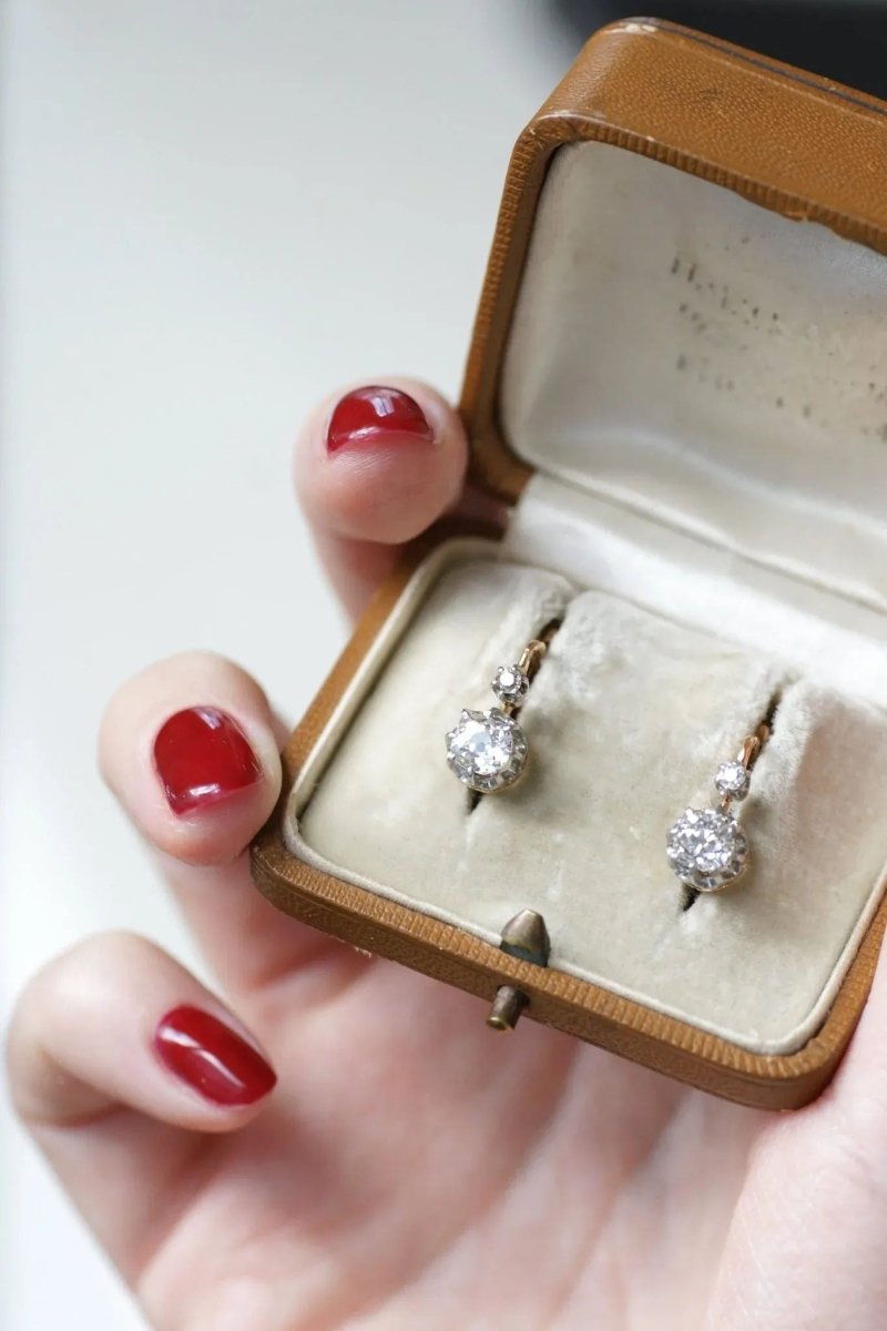 Boucles d'oreilles dormeuses anciennes diamants 1,10 Ct - Castafiore