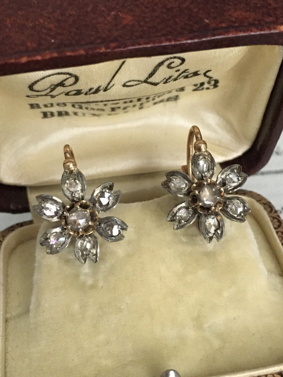 Boucles d'oreilles dormeuses anciennes en or 18K et argent - Castafiore