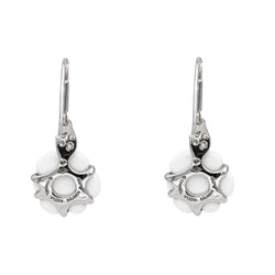 Boucles d'oreilles Dormeuses CHANEL "Camélia" en or blanc, agates et diamants - Castafiore