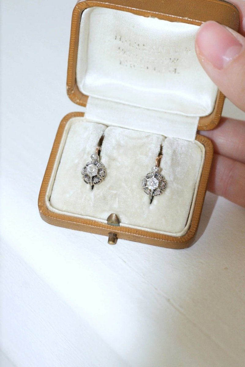 Boucles d'oreilles dormeuses diamants 0,50 Ct - Castafiore