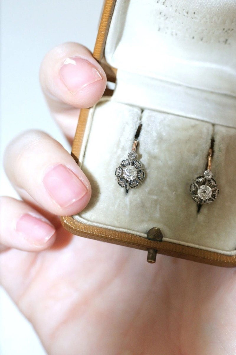 Boucles d'oreilles dormeuses diamants 0,50 Ct - Castafiore