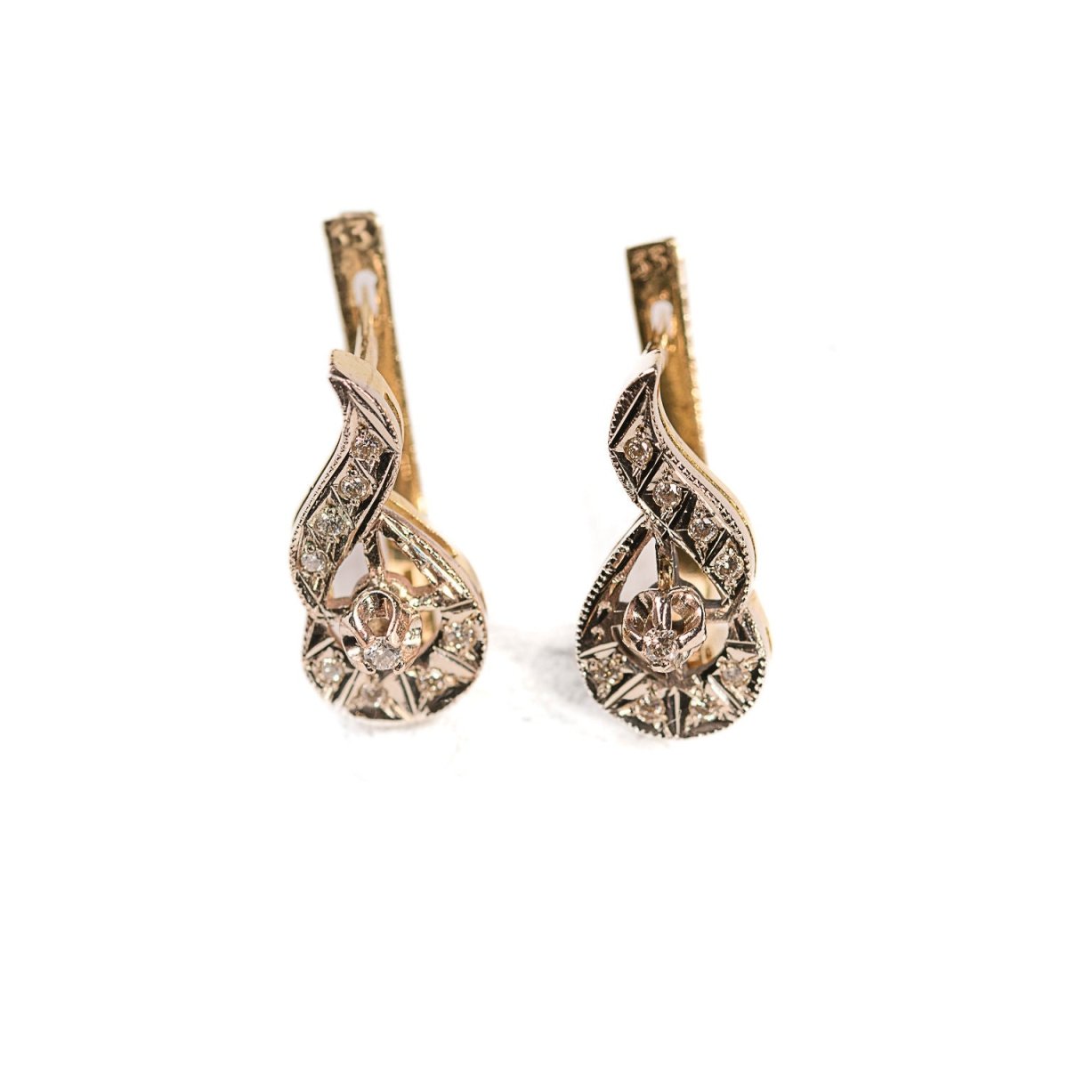 Boucles d'oreilles dormeuses diamants en or jaune et platine - Castafiore