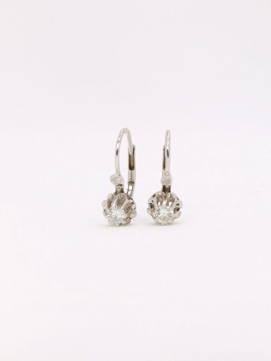 Boucles d'oreilles Dormeuses en or blanc et diamants - Castafiore