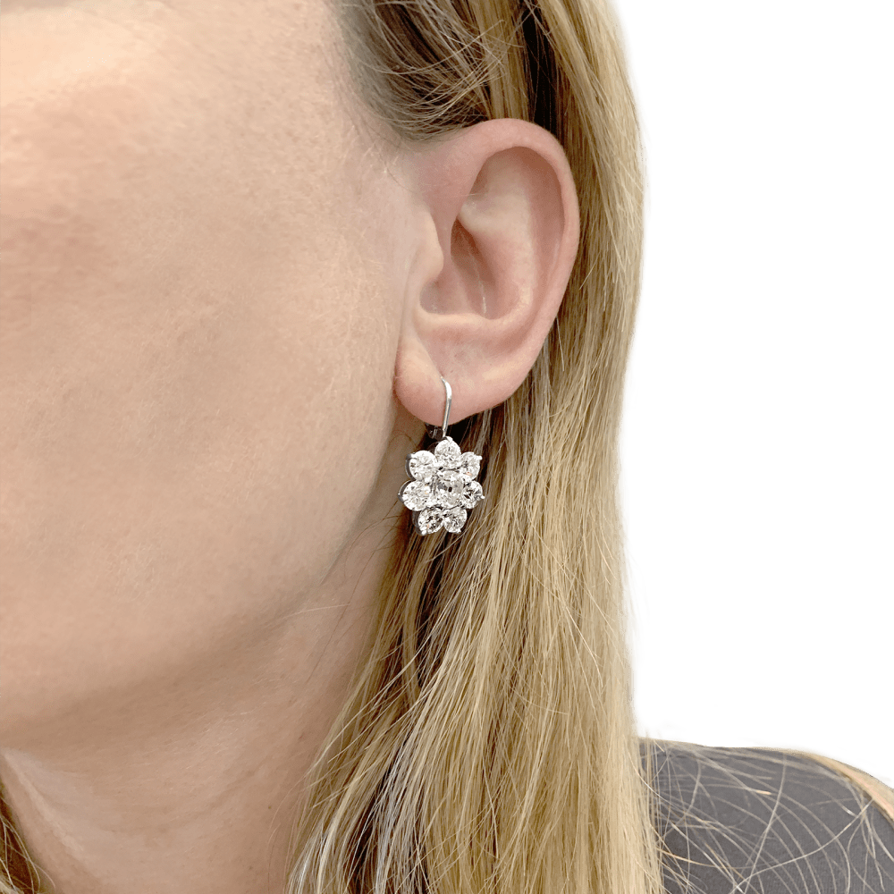 Earrings sleepers, white gold and diamonds.