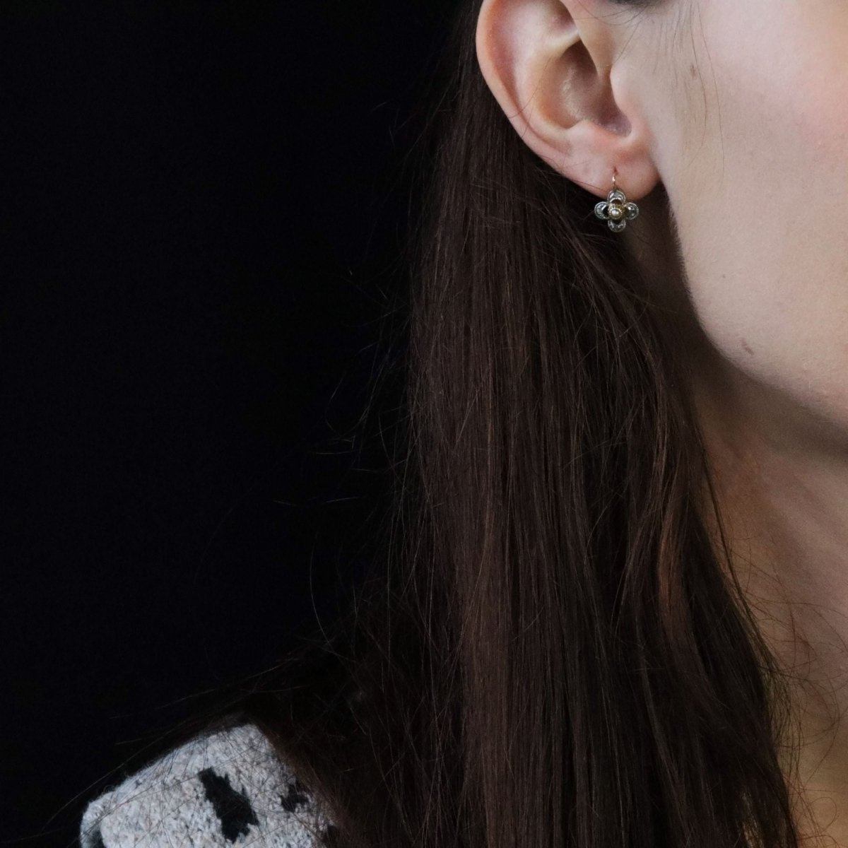 Boucles d'oreilles Dormeuses en or blanc, or rose, perles et diamants - Castafiore