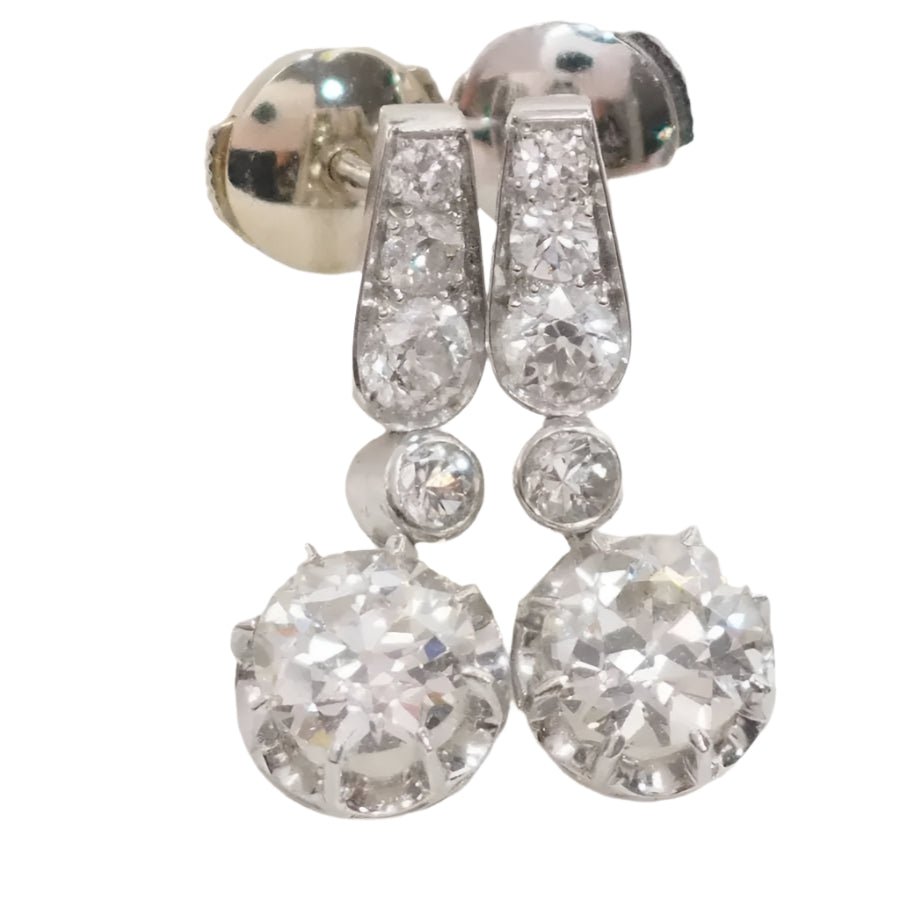 Boucles d'oreilles Dormeuses en or blanc, platine et diamants - Castafiore