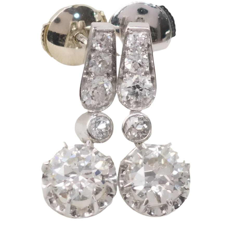 Boucles d'oreilles Dormeuses en or blanc, platine et diamants - Castafiore