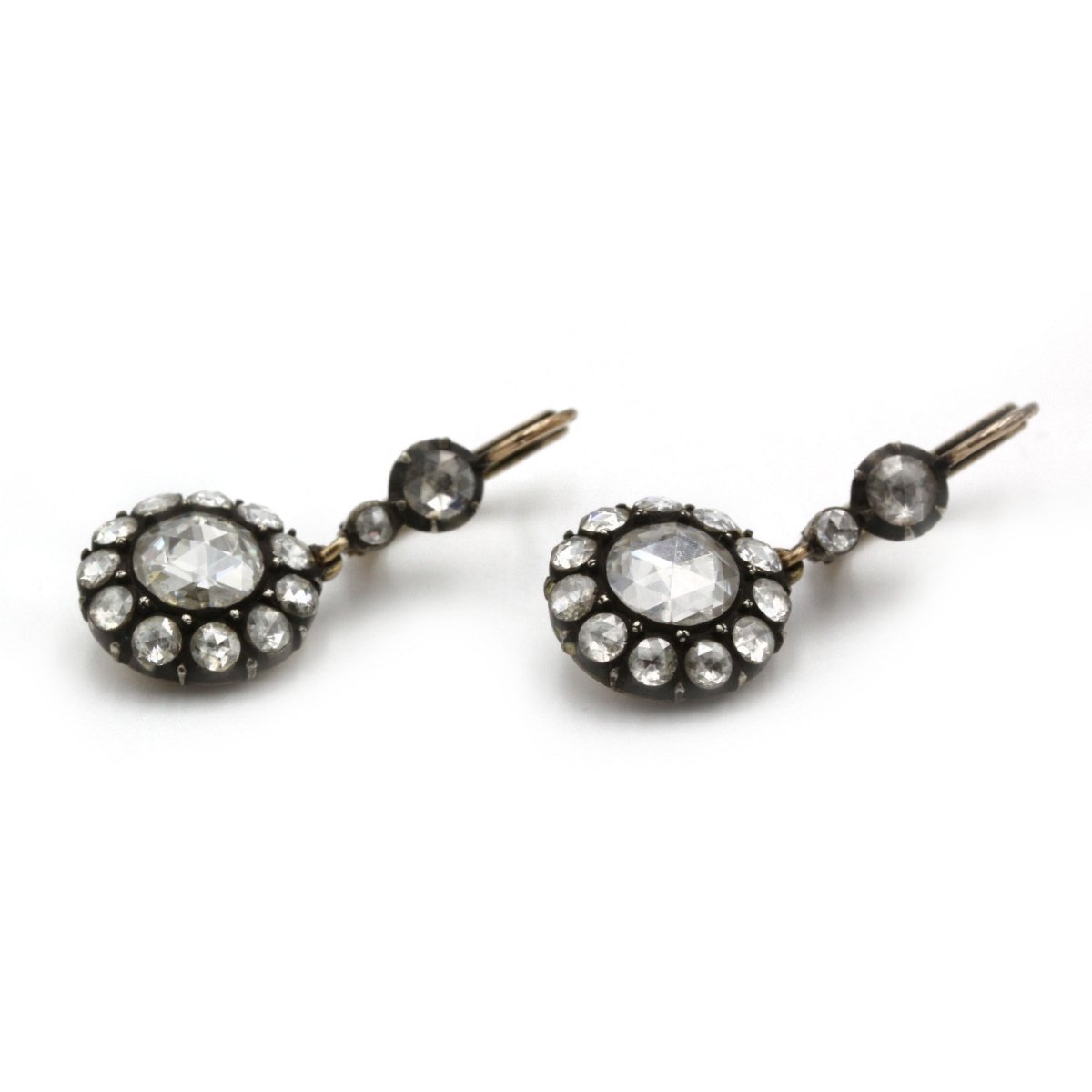 Boucles d'oreilles Dormeuses en or jaune et diamants - Castafiore