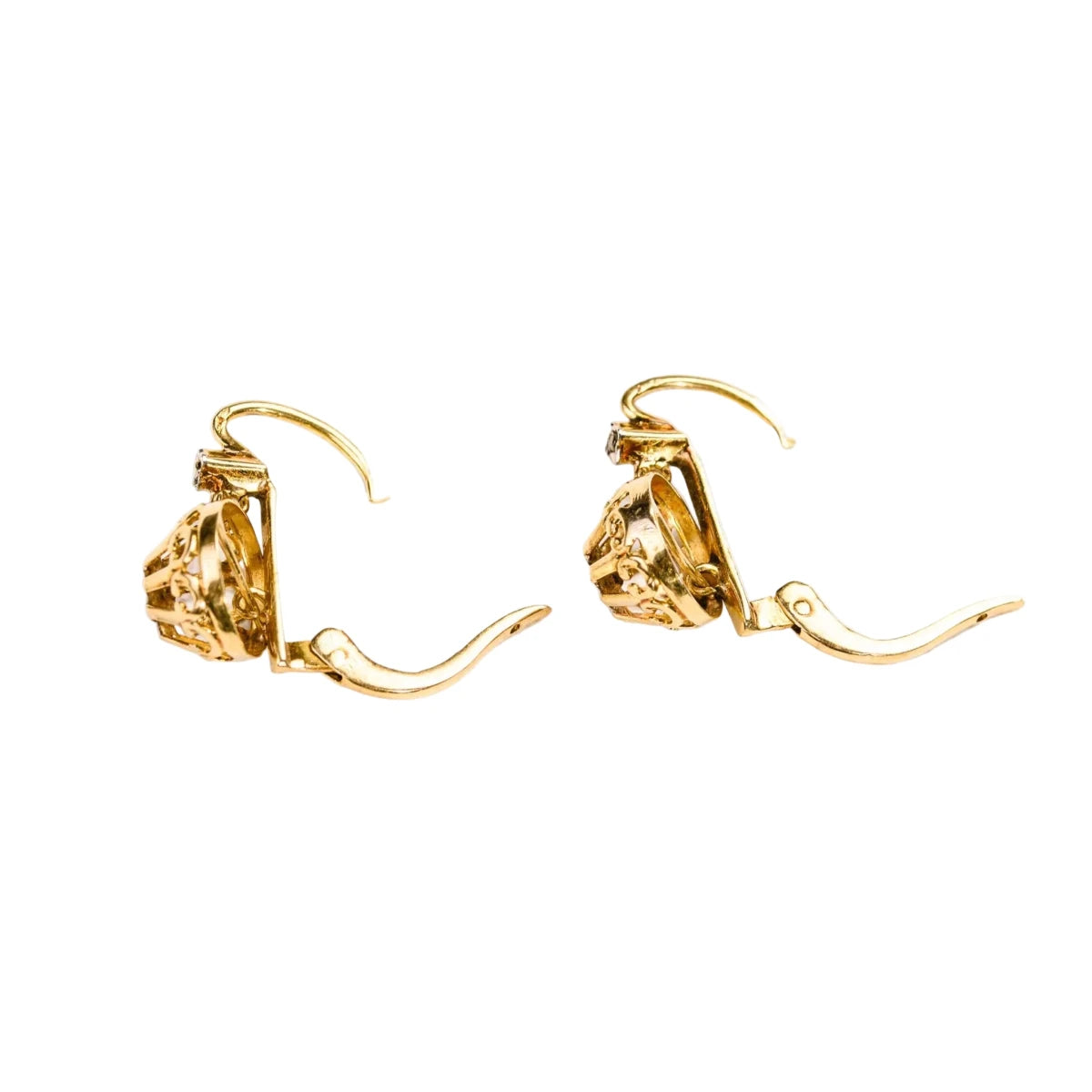 Boucles d'oreilles Dormeuses en or jaune et diamants - Castafiore