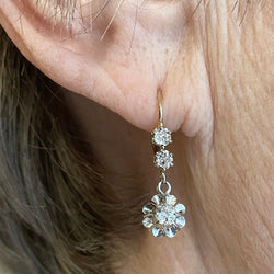 Boucles d’oreilles dormeuses en or jaune et diamants - Castafiore