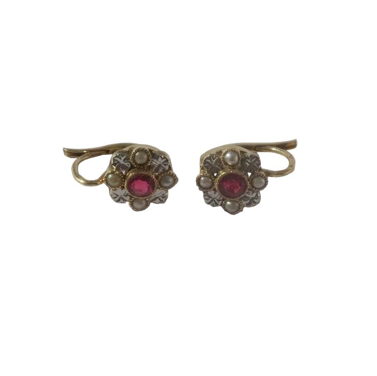 Boucles d’oreilles Dormeuses en or jaune, or banc, rubis, et perles - Castafiore