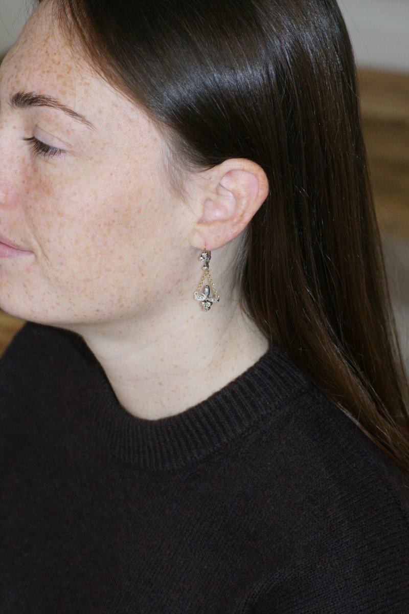 Boucles d'oreilles Dormeuses en or jaune, or rose, argent, et diamants - Castafiore