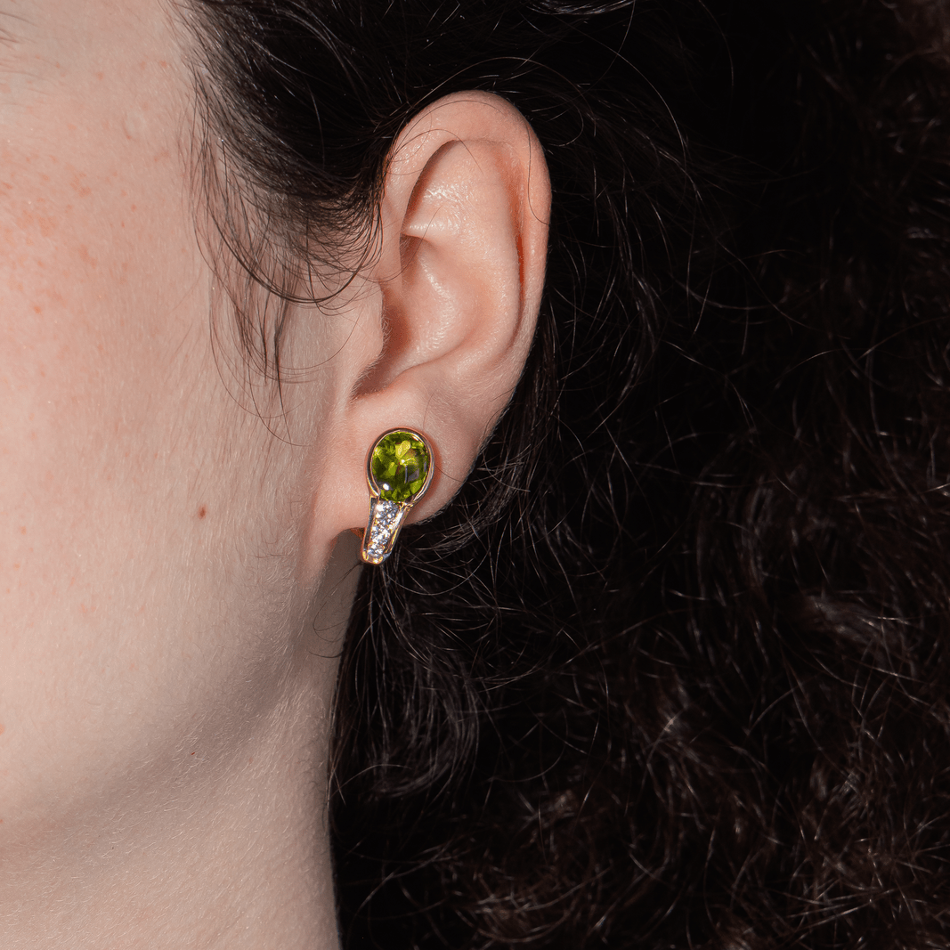 Boucles d'oreilles Dormeuses en or jaune, péridots et diamants - Castafiore