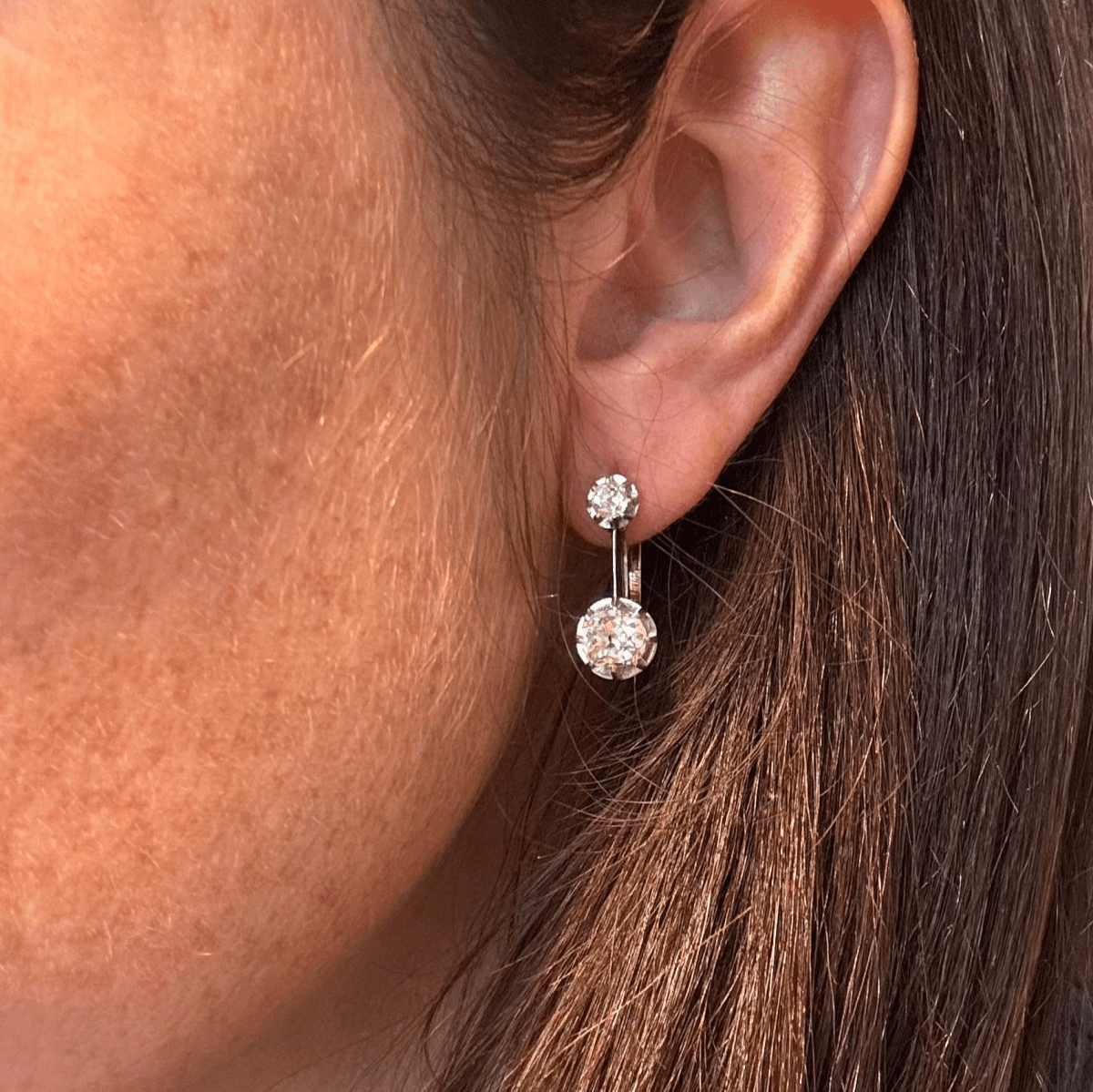 Boucles d'oreilles Dormeuses en or jaune, platine et diamants - Castafiore