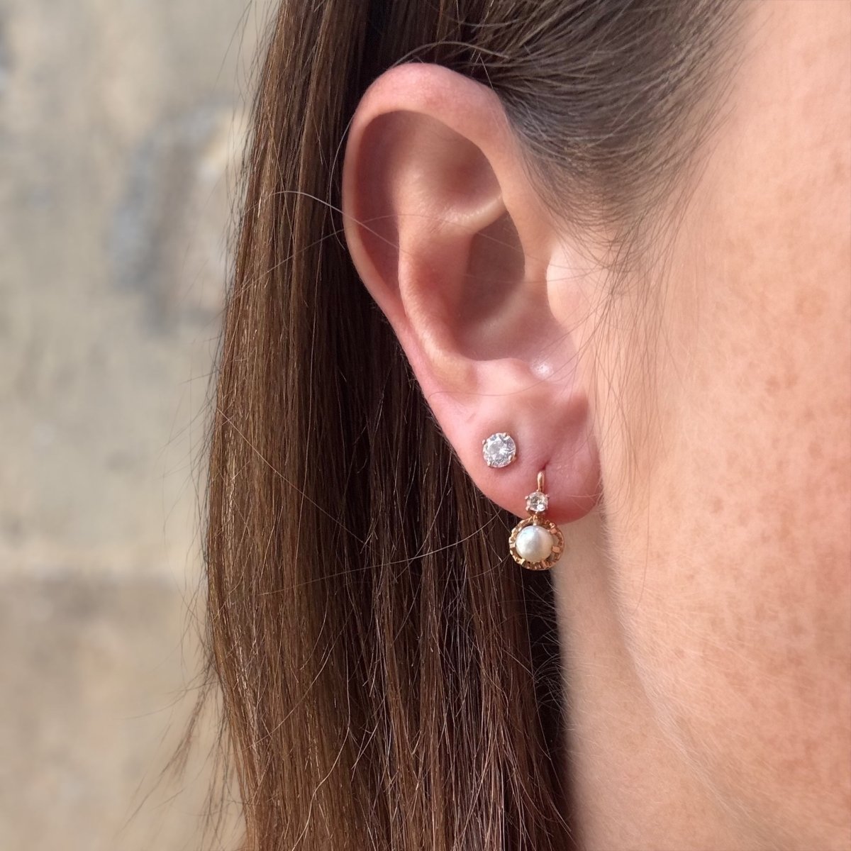 Boucles d'oreilles dormeuses en or jaune-rosé et perle et diamant - Castafiore