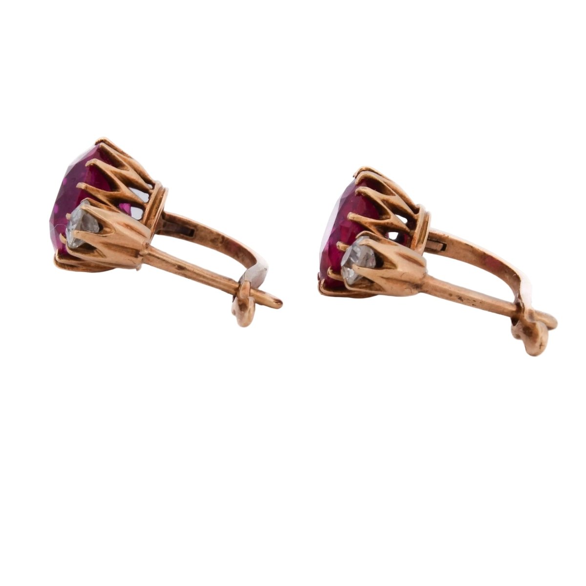 Boucles d'oreilles Dormeuses en or jaune, rubis et diamants - Castafiore