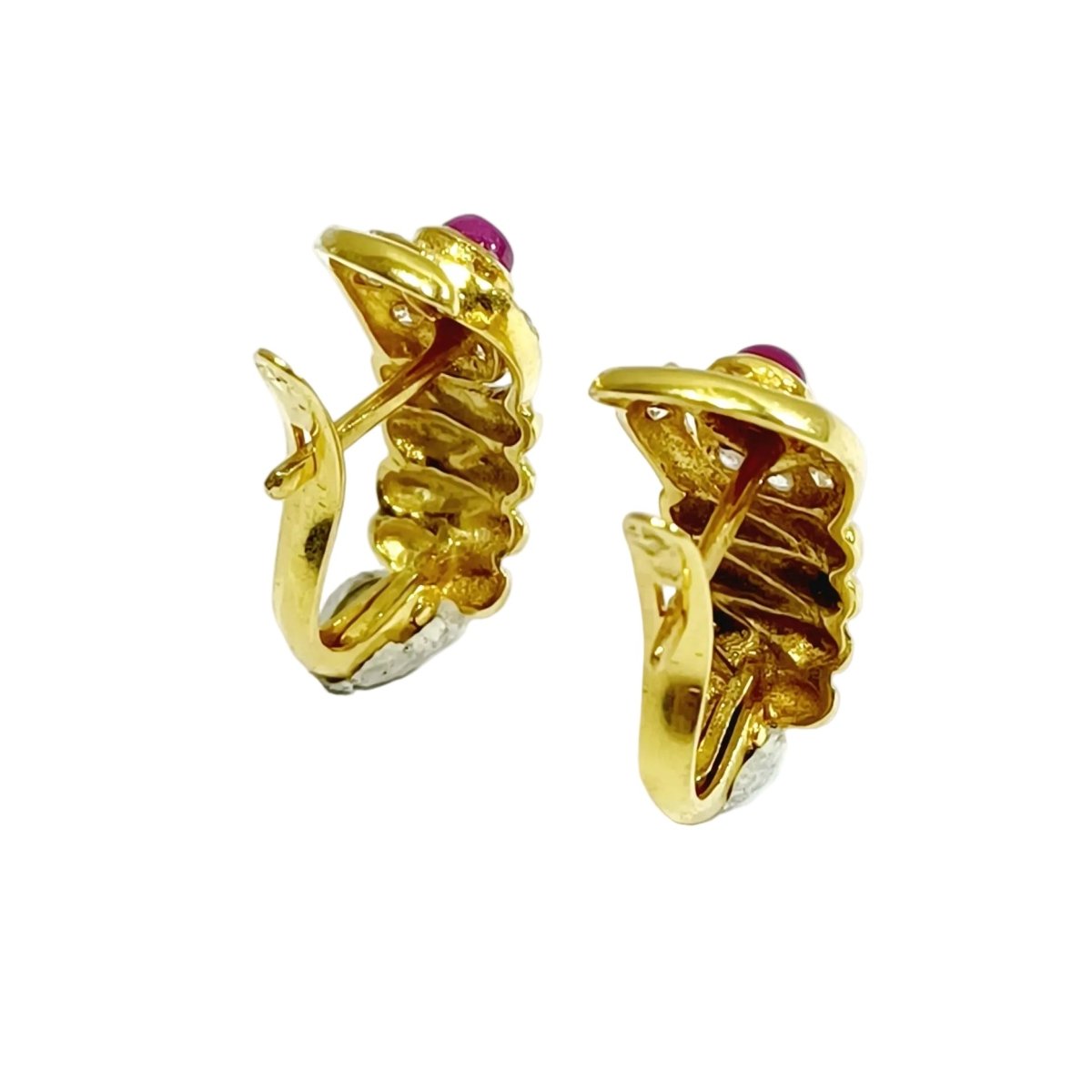 Boucles d'oreilles Dormeuses en or jaune, rubis et diamatns - Castafiore
